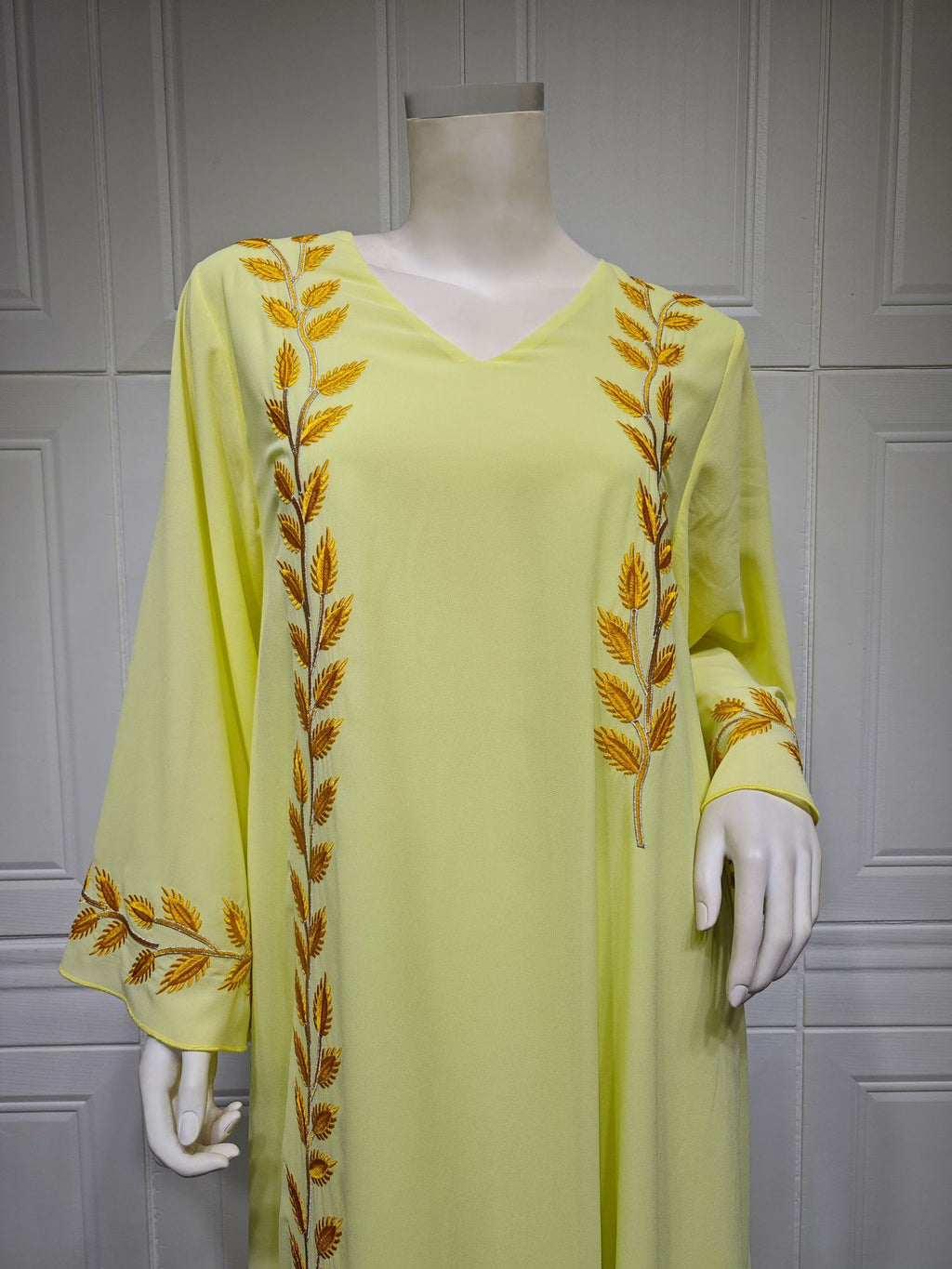 Women's Embroidery Abaya with Scarf – 2-Piece Muslim Dress Set