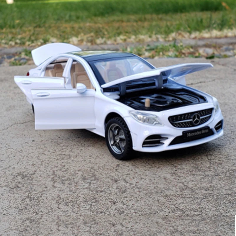 1:32 Mercedes C-Class Diecast Alloy Car Model – Sound & Light Toy Gift