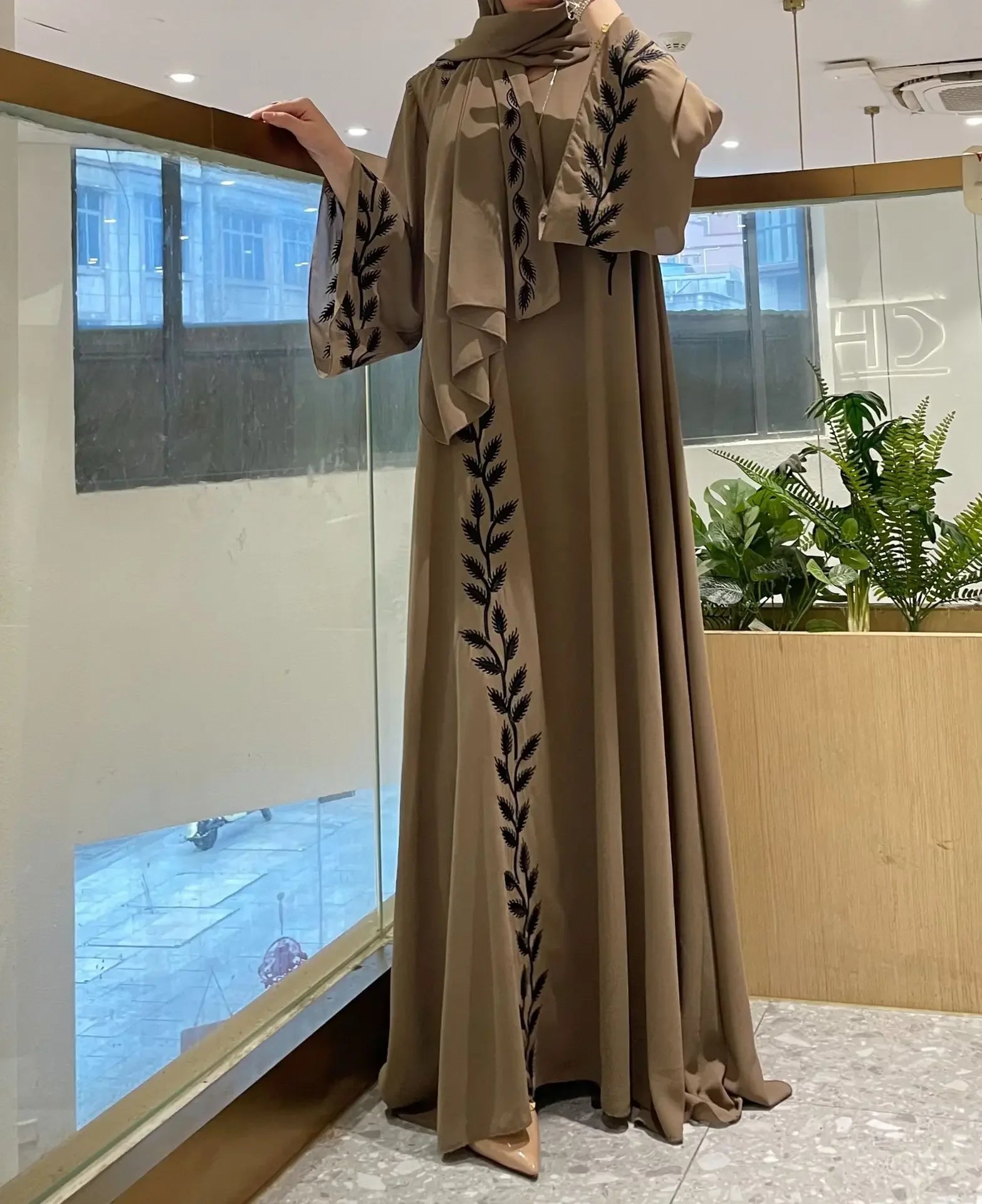 Women's Embroidery Abaya with Scarf – 2-Piece Muslim Dress Set