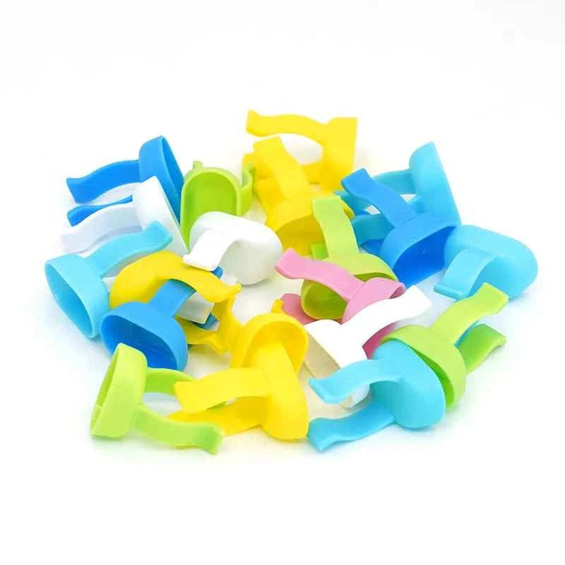 10pcs Dental Mixing Finger Ring Bowl Cup Plastic Silicone Holder Random Color Dappen Dish Prophy Paste Rings Handy Tool