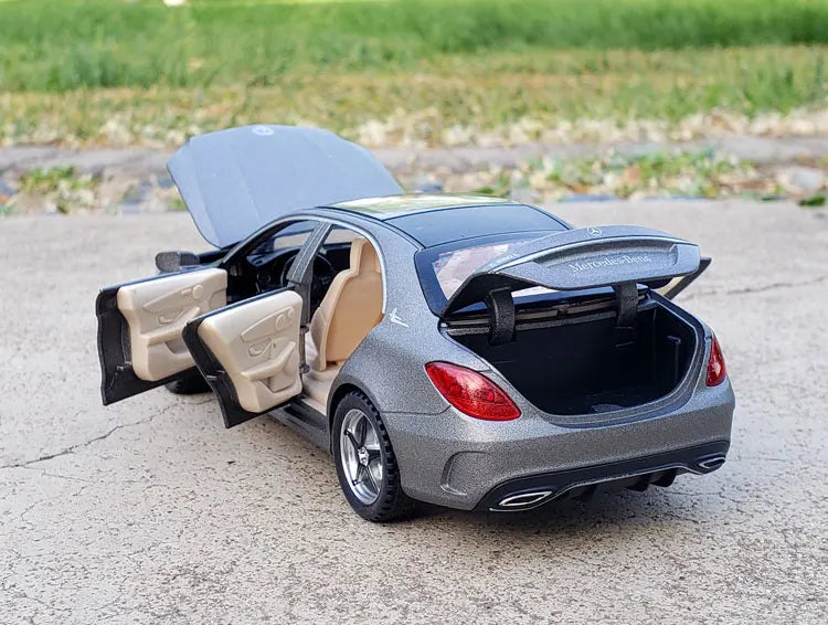 1:32 Mercedes C-Class Diecast Alloy Car Model – Sound & Light Toy Gift