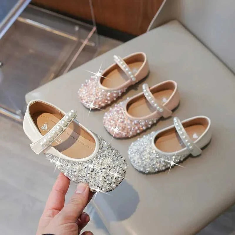 Spring Autumn Girls Leather Shoes Fashion Pearl Rhinestone Little Girl Shoes Soft Bottom Kids Princess Shoes The jack market .AU The jack market .AU Mum & Kids: Essential Products for Every Family $ 44 14:350853;200000124:200000333#CN35 insole 21.7cm