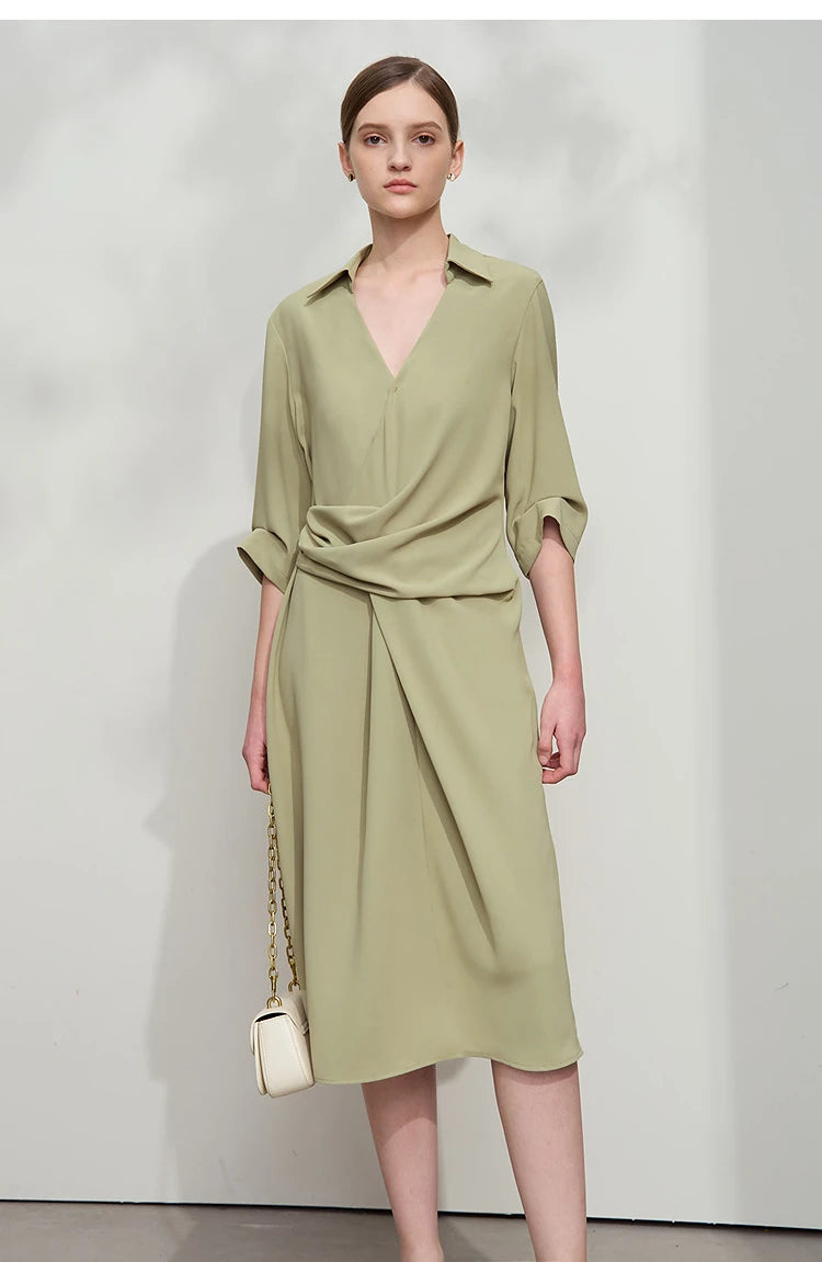 AMII Minimalist Dress Women 2025 Autumn New Elegant Office Lady Lapel V-neck Slim Non-stretch Pleated Knee A-Line Dress 12521027
