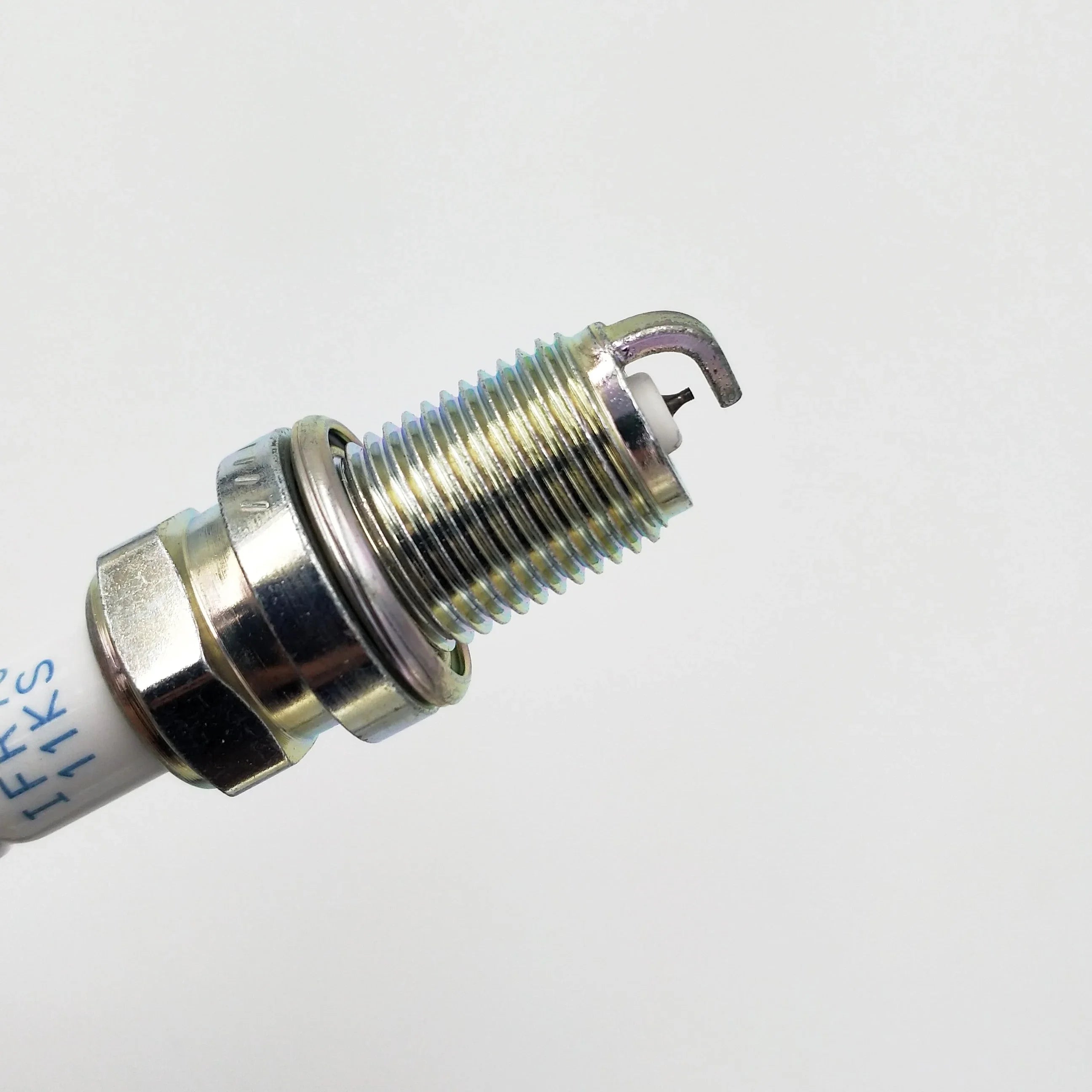4pcs/lot IFR7G-11KS IFR7G11KS 7746 Spark Plugs For RSX Type-S 02-06 CIVIC Si 06-11 S2000