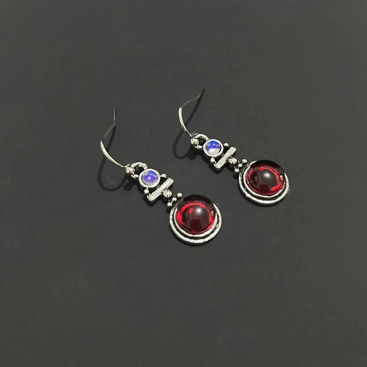 New moonstone retro earrings European and American fashion imitation Thai silver rainbow jewel ear hook jewelry The jack market .AU The jack market .AU Jewellery & Chains $ 47 200001034:10