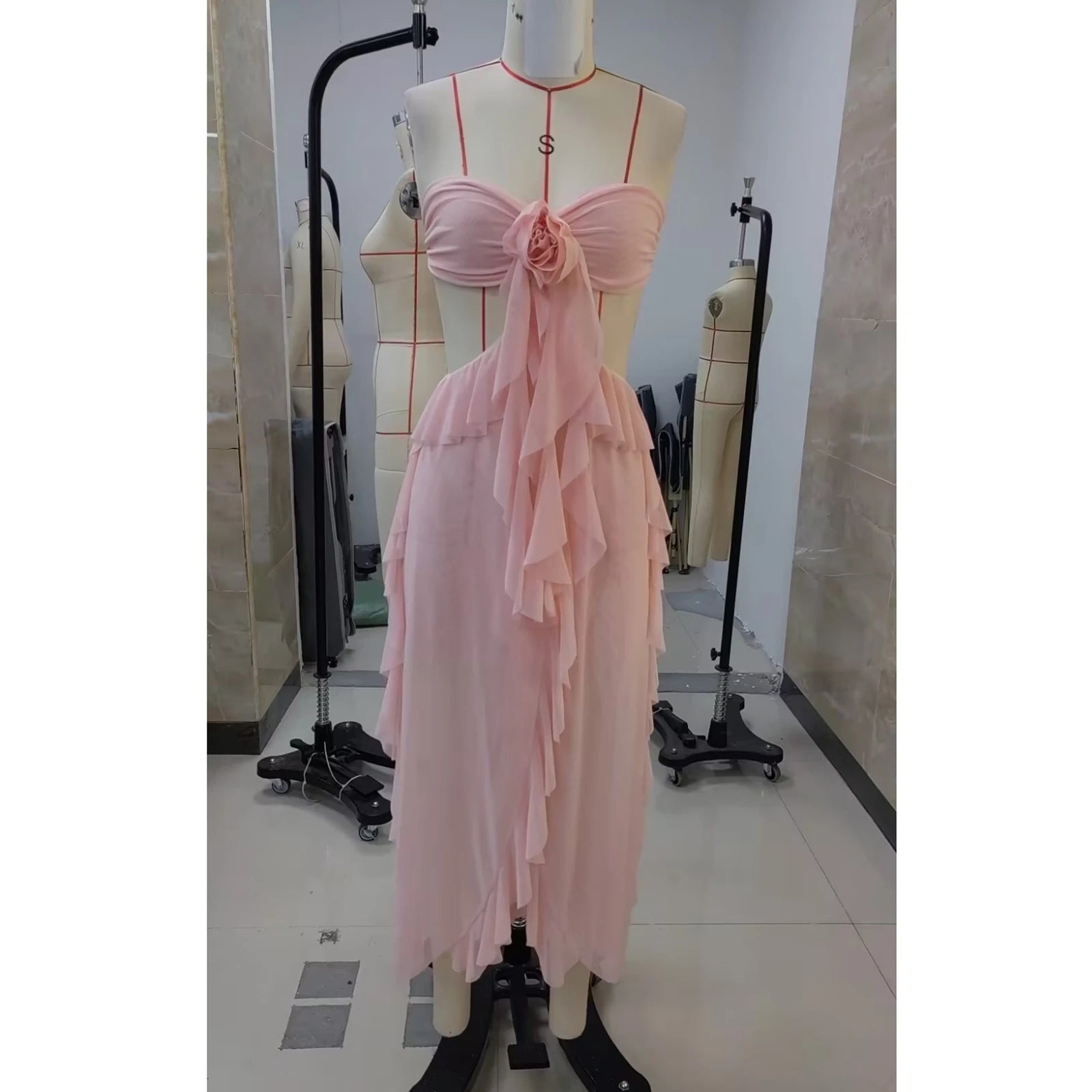 Luxury Women's Holiday Cutout Ball Gown Sleeveless Tie Back Solid Color Ruffle Long Dress Summer Party Dress