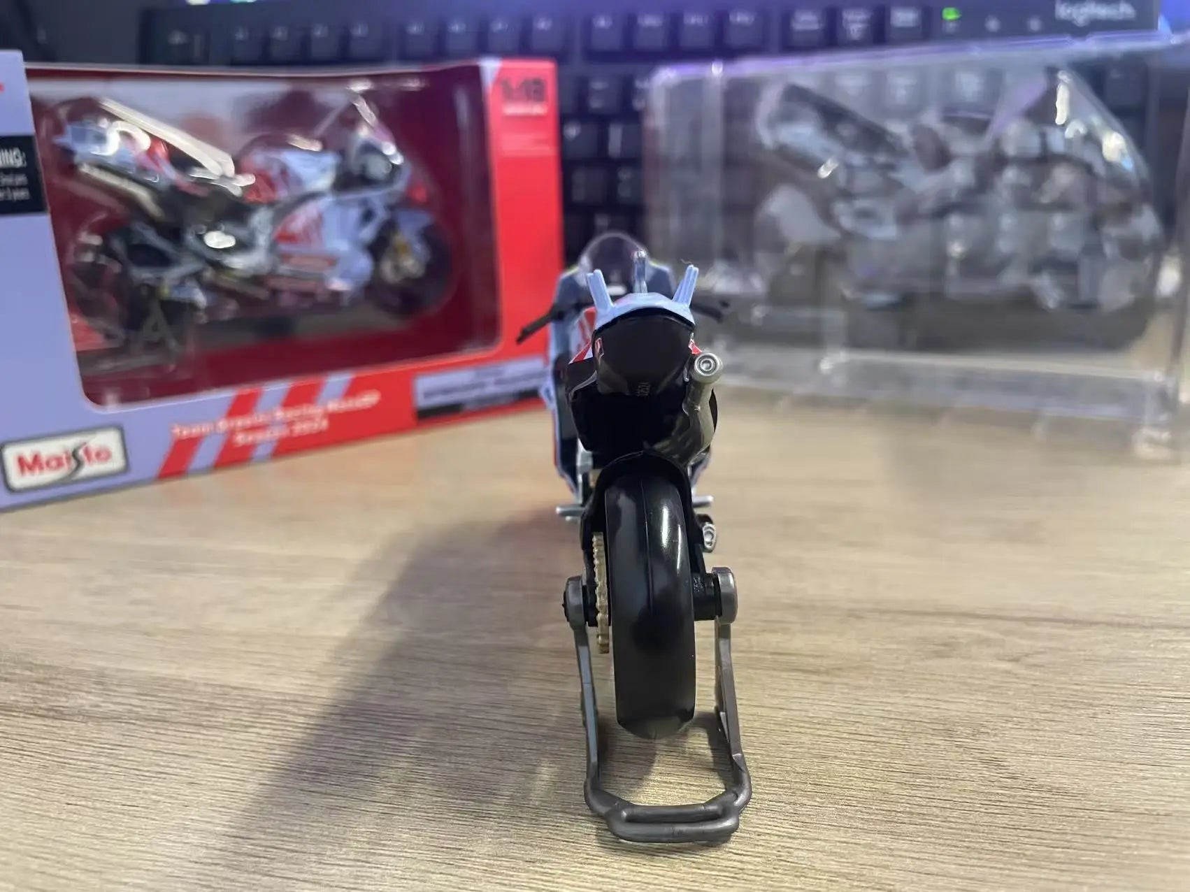 New In Stock Maisto 1:18 Scale Gresini Marquis No.93 202 Motorcycle Alloy Die-Cast Model Custom Children'S Toys Gift Collectible