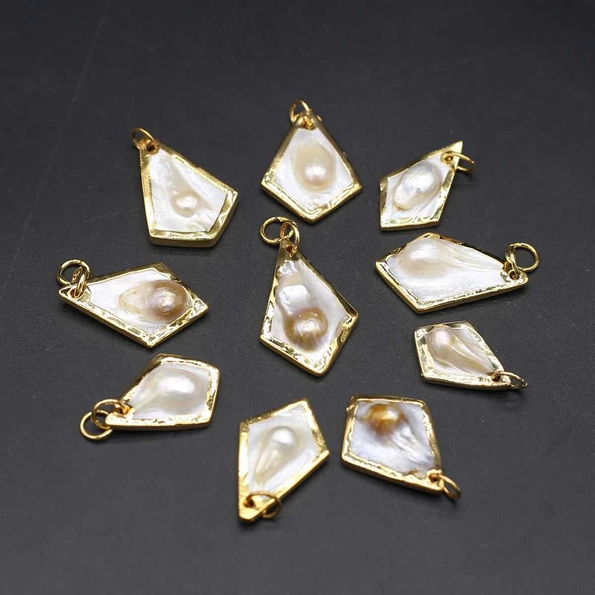 New Fashion Natural Shell Pendant Oval Mother of Pearl Charms Bead for Jewelry Making DIY Necklace Earring Accessories Gift 1pc The jack market .AU The jack market .AU Jewellery & Chains $ 52 200001033:361188#18x22-22x24mm