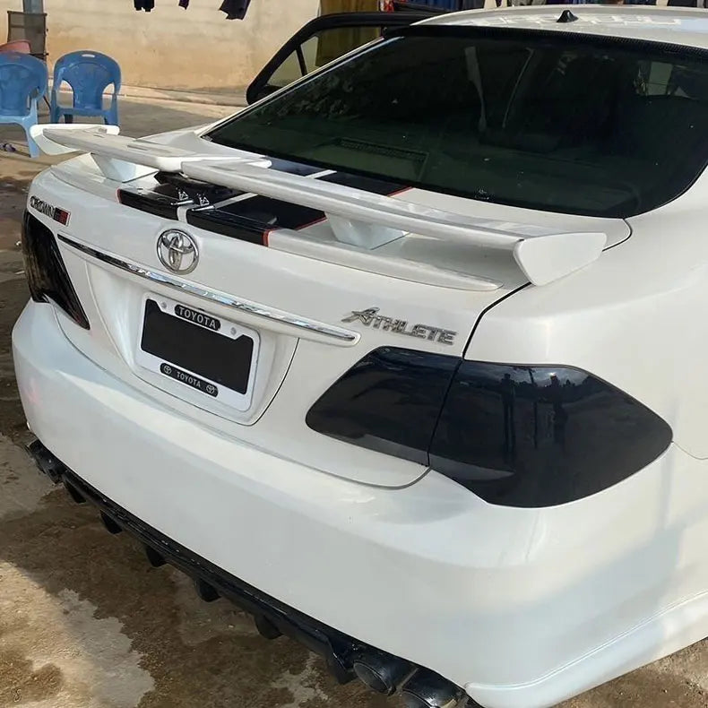 Universal Car modified butterfly shaped tail wing car bumper no perforated spoiler GT Apply to all Car parts factory direct sale