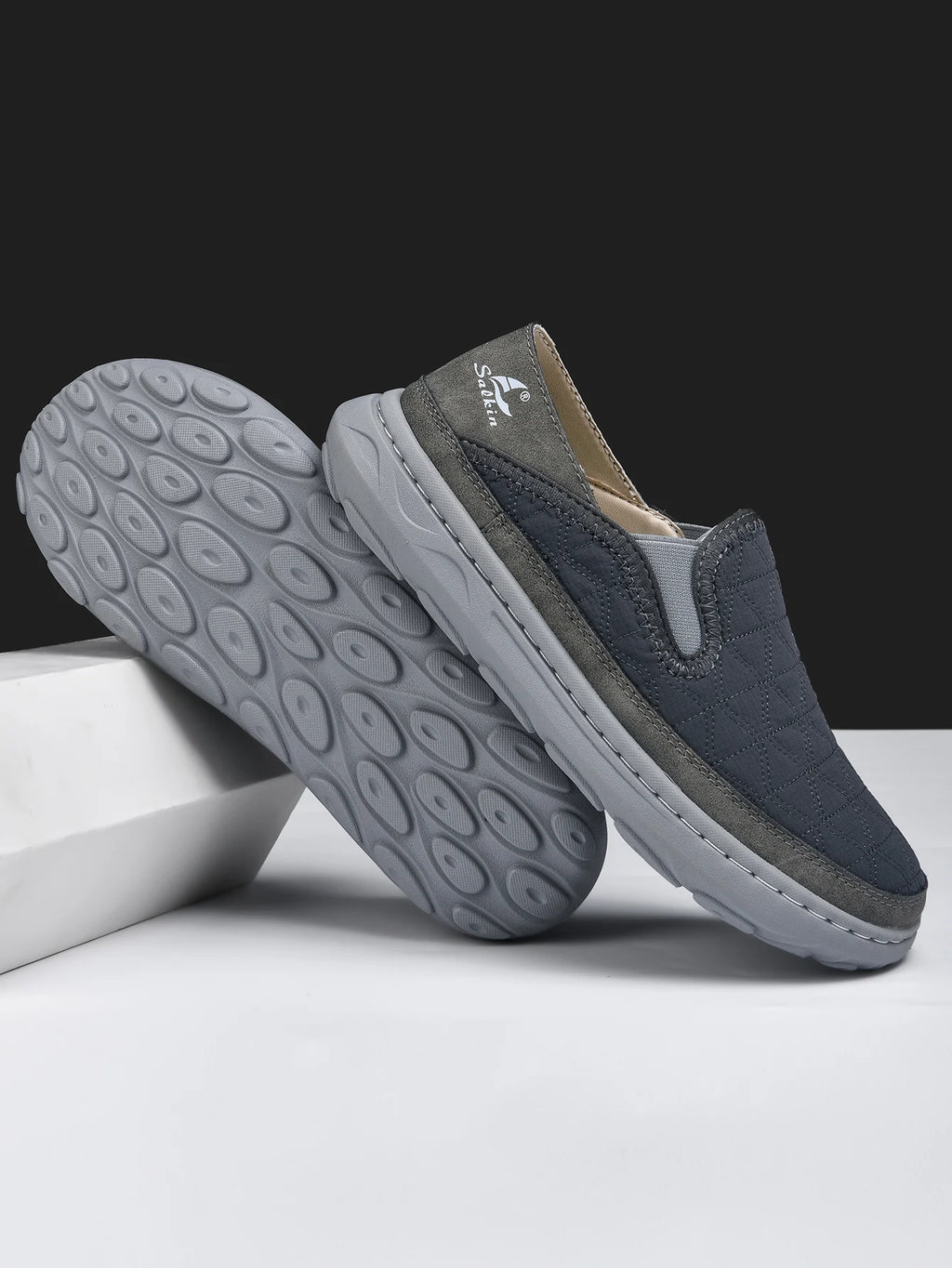 New Spring Breathable Sneakers Men Casual Shoes Lightweight Slip On Loafers Men Outdoor Shoes Walking Elastic Pantshoes Flats