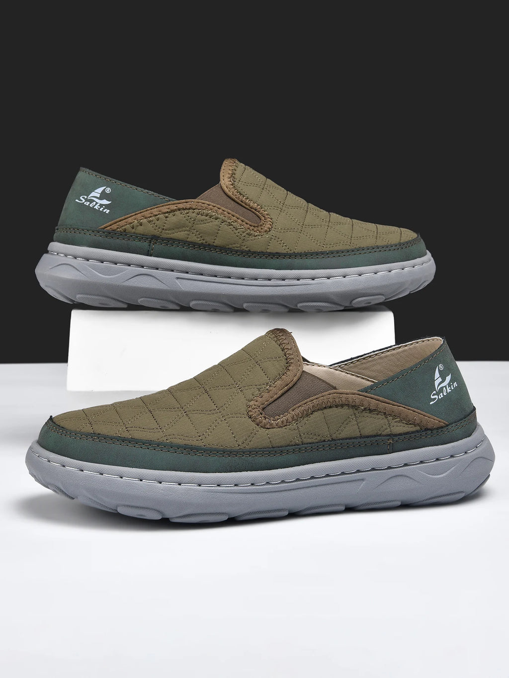 New Spring Breathable Sneakers Men Casual Shoes Lightweight Slip On Loafers Men Outdoor Shoes Walking Elastic Pantshoes Flats